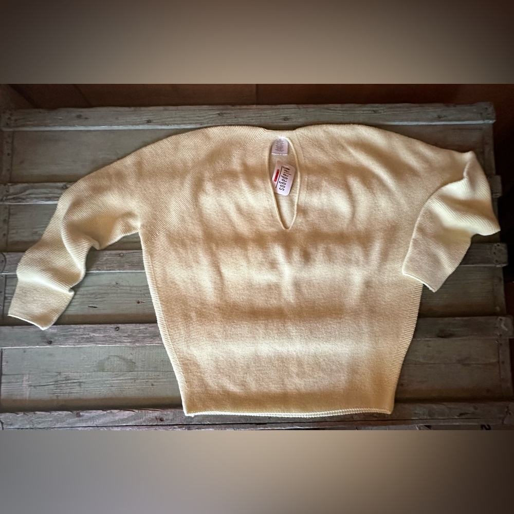 NWT Galapagos sweater, women’s medium, super soft merino wool